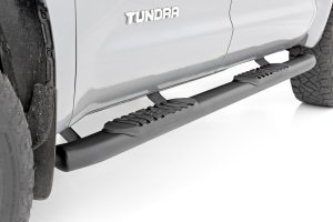 Toyota Tundra Oval Nerf Step - Rough Country - Crew Cab - Black - '07-'21